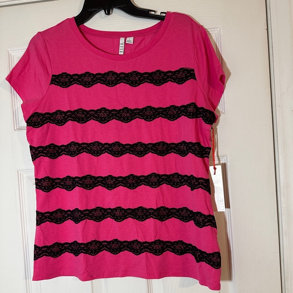 NWT Elle pink t-shirt with black lace stripes size Large.